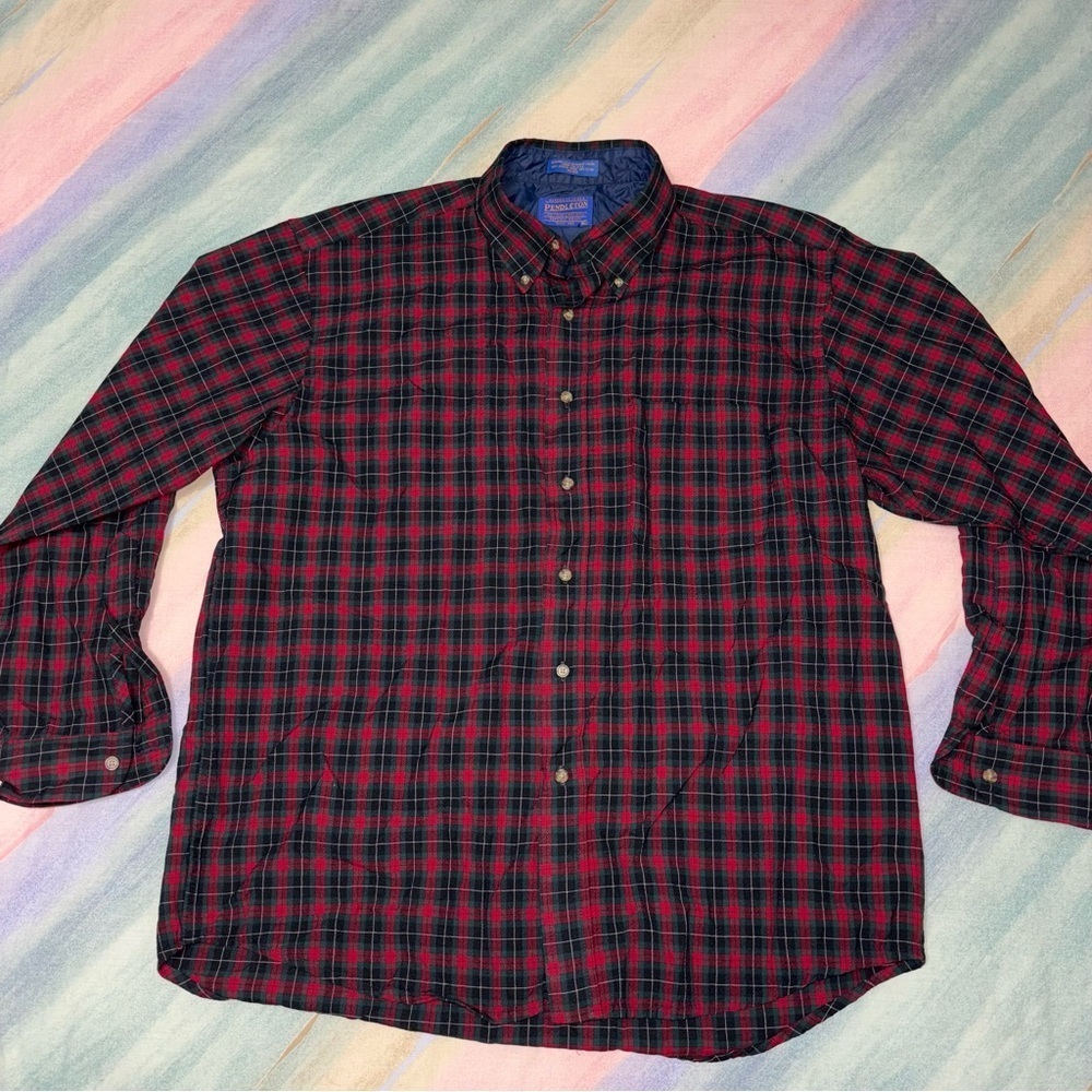 Pendleton Wool Shirt Men’s size XL Red Green Plaid Button Up Long Sleeve